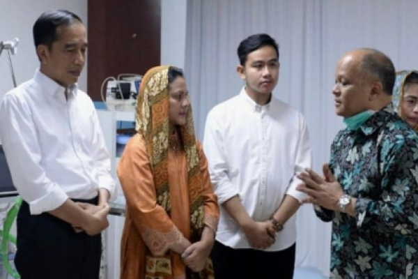 Presiden Joko Widodo mengenang sosok B.J. Habibie sebagai seorang negarawan yang patut dicontoh dan dijadikan teladan.