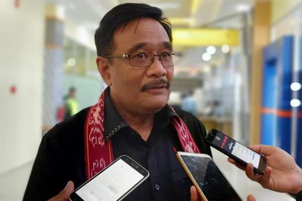 PDI Perjuangan langsung memberhentikan Wali Kota Cimahi Ajay Muhammad Priatna sebagai kader. 