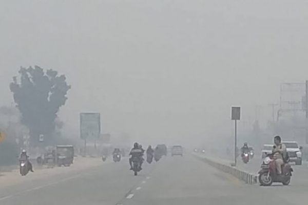 Buruknya kualitas udara di wilayah terdampak Karhutla mengakibatkan banyak warga terserang infeksi saluran pernapasan akut (ISPA). 