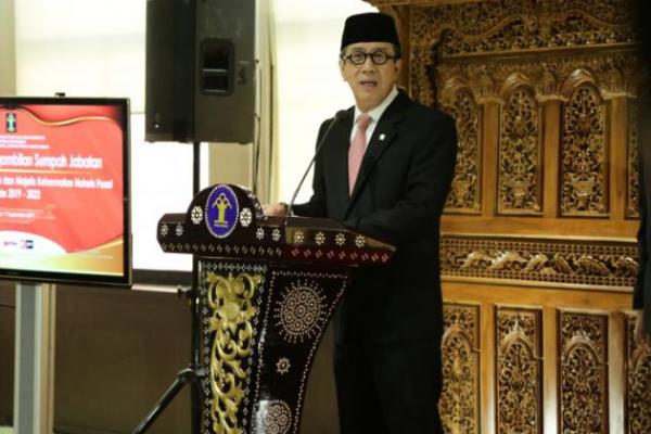 Menkumham Yasonna H. Laoly mengajukan surat pengunduran diri sebagai menteri kepada Presiden Jokowi. Yasonna mundur karena akan segera dilantik menjadi anggota DPR periode 2019-2024, Selasa (1/10).