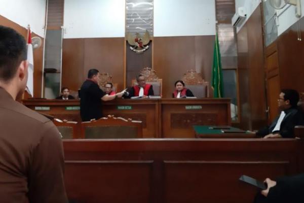 Perkara pemalsuan dokumen asuransi Alvin Liem (AL) kembali mangkir dalam persidangan di Pengadilan Jakarta Selatan, Rabu (25/9). Tercatat, ini yang ke 19 kalinya, terdakwa mangkir dalam persidangan dengan alasan sakit.