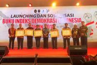 Indeks Demokrasi di Indonesia, Provinsi Bali Terima Piagam Penghargaan
