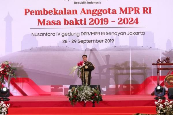 Wakil Ketua MPR RI Ahmad Basarah memberikan pembekalan materi Empat Pilar MPR RI dan sosialiasi nilai-nilai kebangsaan kepada 711 anggota MPR RI terpilih periode 2019-2024