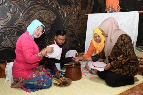 Terkait budaya Betawi yang menjadi titik sentral acara tersebut , Siti Fauziah mengungkapkan bahwa belum tentu seluruh penduduk Jakarta yang juga beragam mengetahui budaya Betawi