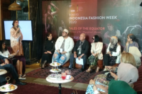 Borneo dalam Busana di Indonesia Fashion Week 2020