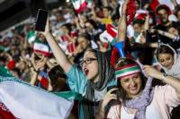 Pasca 40 Tahun, Perempuan Iran Akhirnya Muncul di Stadion
