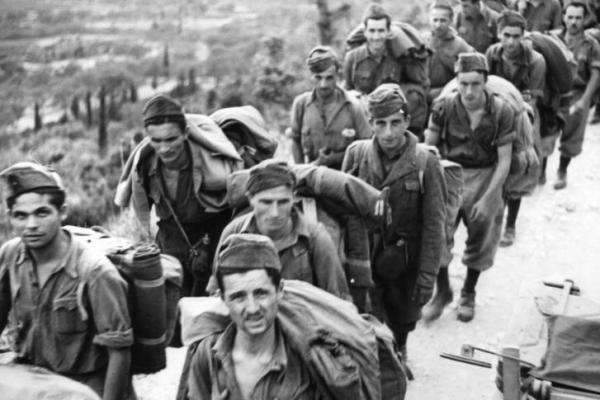 Pada 13 Oktober 1943, ditaklukkan oleh Sekutu, Italia menyatakan perang terhadap Jerman, mantan mitra Porosnya.