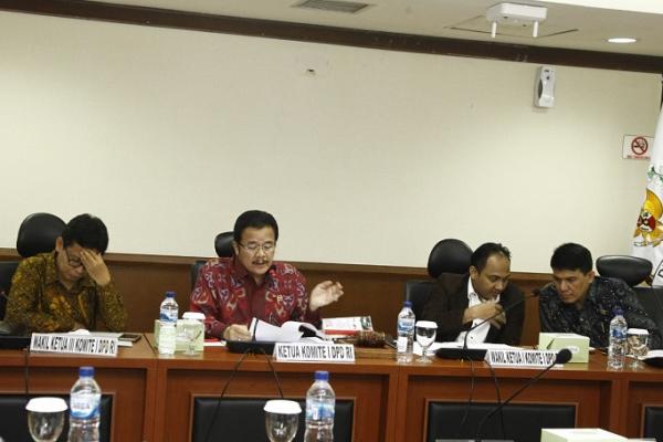 Komite I DPD RI dalam waktu dekat akan mengusulkan pembentukan Pansus Papua dalam rangka ikut membantu penyelesaian konflik di Papua yang berkepanjangan.
