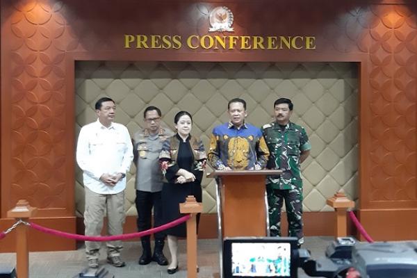 Aparat keamanan gabungan dari TNI/Polri dan Badan Intelijen Negara (BIN) memastikan pelaksanaan pelantikan Jokowi-Ma`ruf Amin sebagai presiden dan wakil presiden periode 2019-2024 akan berjalan dengan aman dan kondusif.
