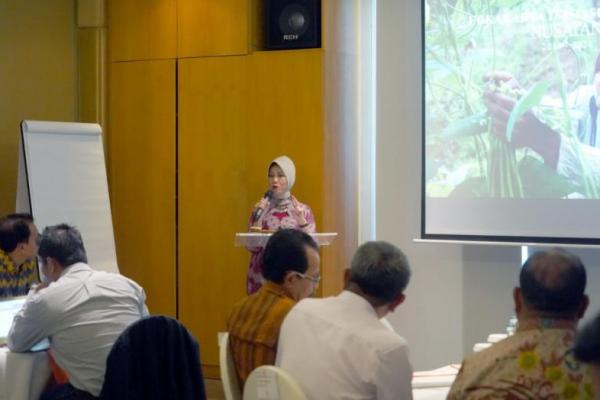 Dirjen Pengembangan Daerah Tertentu Kementerian Desa Pembangunan Daerah Tertinggal dan Transmigrasi (Dirjen PDTu Kemendes PDTT) Aisyah Gamawati menghadiri peluncuran program Nusatani