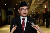 DPR Minta Garuda Indonesia Turunkan Biaya Penerbangan Haji