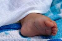 Dokter Selamatkan Bayi yang Nyaris Mati di Selokan