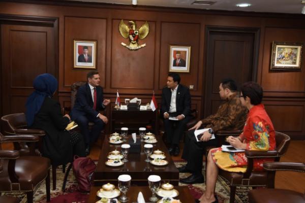 DPR RI bersama delegasi Polish-Indonesia Parliamentary Group sepakat untuk meningkatkan neraca perdagangan dan kerja sama investasi antara Indonesia-Polandia.