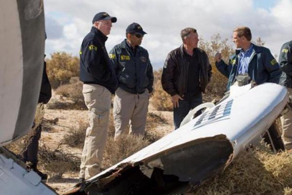 Pada 31 Oktober 2014, SpaceShipTwo, upaya Virgin Galactic dalam penerbangan luar angkasa bagi para wisatawan, jatuh selama penerbangan uji coba di Gurun Mojave.