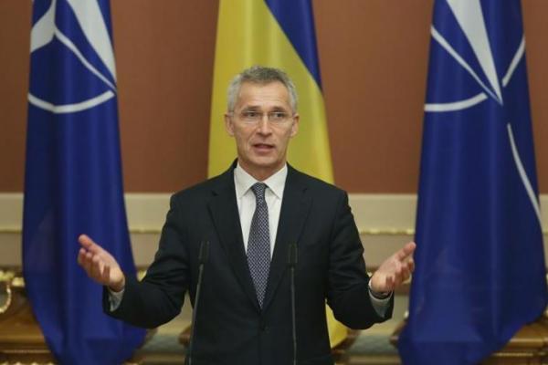 Stoltenberg menekankan bahwa penasihat NATO akan membantu Ukraina untuk menerapkan prinsip-prinsip Euro-Atlantik dan praktik terbaik untuk memperkuat supremasi hukum