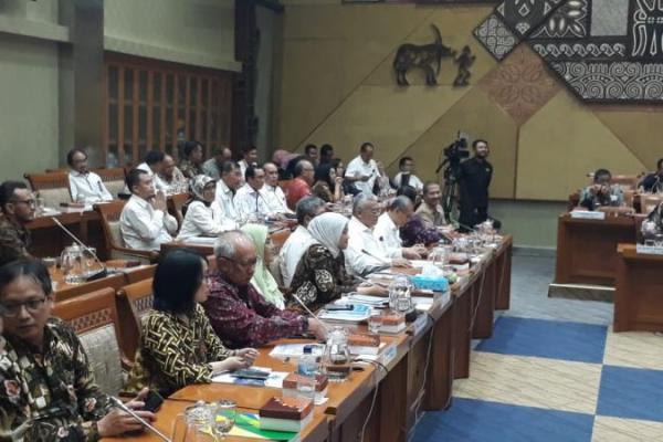 Anies Baswedan telah menetapkan besaran UMP DKI Jakarta Tahun 2020 naik menjadi Rp. 4.276.349.906.