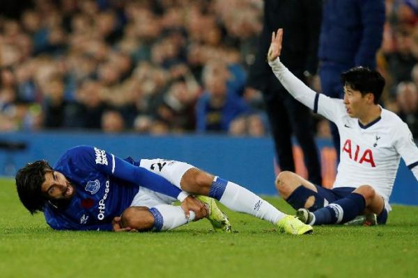 Staf medis Everton memastikan gelandang Andre Gomes akan bermain lagi sebelum akhir musim ini