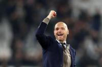 Pelatih Ajax Beri Kode Tolak Tawaran Munich
