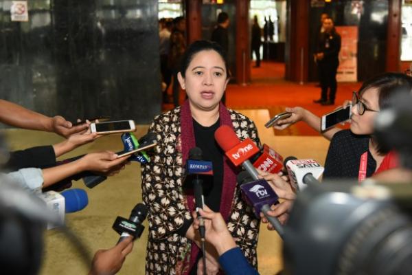 Ketua DPR Puan Maharani meminta agar aparat kepolisian segera mengusut tuntas teror bom bunuh diri yang terjadi di Polrestabes Medan, Sumatera Utara.