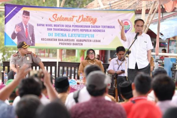 Wakil Menteri, Desa Pembangunan Daerah Tertinggal dan Transmigrasi Budi Arie Setiadi mulai melakukan kunjungan perdananya ke desa-desa