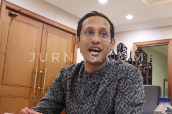 Nadiem Anwar Makarim telah menurunkan tim investigasi, untuk mengusut ambruknya SDN Gentong, Pasuruan, Jawa Timur.