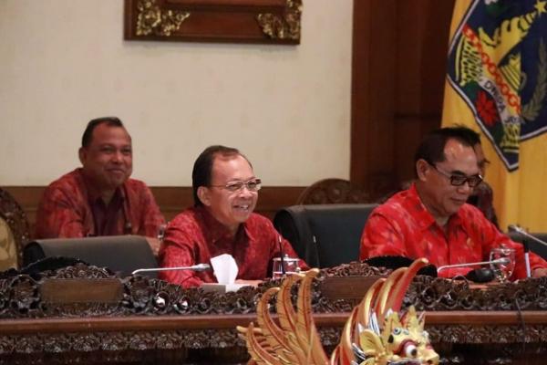 DPRD Provinsi Bali menyatakan sepakat dan mengapresiasi beberapa Raperda yang diajukan oleh Gubernur Bali Wayan Koster.