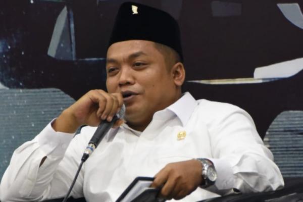 Anggota Komisi IX DPR Muchamad Nabil Haroen meminta Kementerian Pertanian (Kementan) untuk berhati-hati terkait kalung anti virus Corona. Kementan harus menunjukkan basis riset kalung anti Corona tersebut.