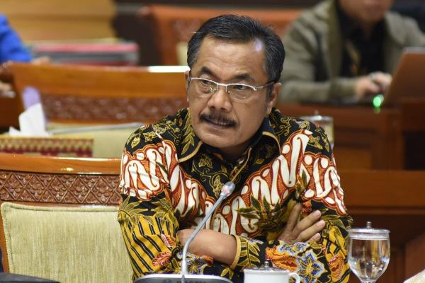 Anggota Komisi III DPR RI Sarifuddin Suding menyarankan agar Badan Nasional Penanggulangan Terorisme (BNPT) melakukan kajian ulang terhadap diksi radikalisme.