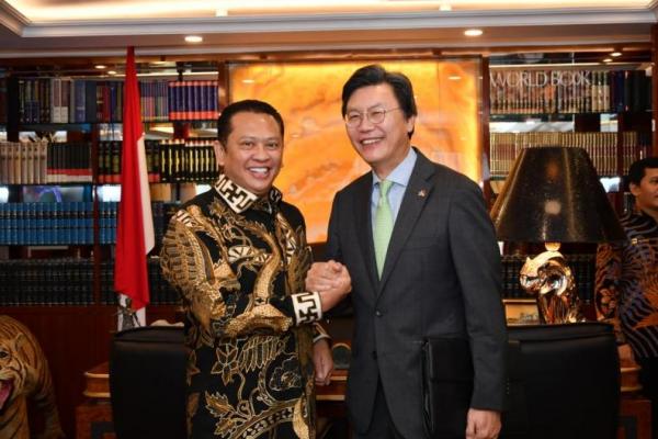 Ketua MPR RI Bambang Soesatyo berharap Korea Selatan dan Korea Utara bisa membangun dialog yang produktif
 