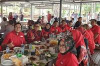 Kunjungi UMKM Semprong, Hasto Bangun Kecintaan pada Kuliner Lokal