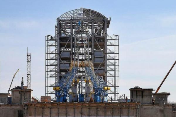 Roscosmos memantau pembangunan pelabuhan antariksa Vostochny tahap kedua dengan bantuan konstelasi satelitnya.