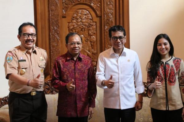 Gubernur Bali Wayan Koster menyambut baik usulan masterplan pengembangan pariwisata berkelanjutan yang dicanangkan Kementrian Pariwisata dan Ekonomi Kreatif (Kemenparkraf) RI.