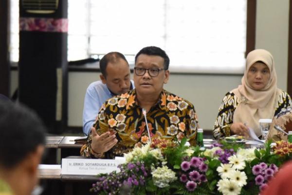 Wakil Ketua Komisi XI DPR RI Eriko Sotarduga menilai Usaha Mikro, Kecil dan Menengah (UMKM) merupakan sektor yang sebenarnya bertahan pada situasi ekonomi Indonesia dalam kondisi apapun dari tahun ke tahun.