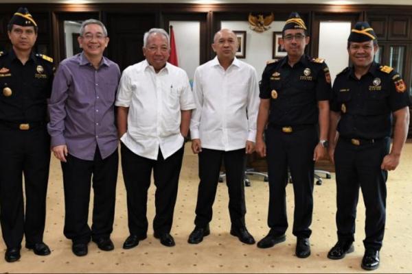 Kementrian Koperasi dan UKM akan bersinergi dengan Direktorat Bea dan Cukai untuk meningkatkan produk ekspor dari para pelaku UKM di seluruh Indonesia.