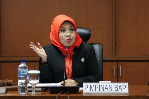 Dewan Perwakilan Daerah (DPD) RI prihatin atas ditetapkannya Menteri Sosial, Juliari P Batubara sebagai tersangka kasus dugaan korupsi pengadaan bantuan sosial penanganan Covid-19.