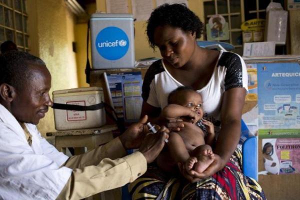 Dana Anak-Anak Perserikatan Bangsa-Bangsa (UNICEF) mengatakan, saat ini sudah 24 negara, termasuk beberapa di antaranya yang menangani wabah campak besar, menangguhkan program vaksinasi. 