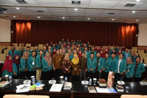 Sebanyak 70 mahasiswa IAIN Purwokerto, Kabupaten Banyumas, Jawa Tengah, dengan didampingi oleh 2 pembimbing selama beberapa hari melakukan study tour ke Jakarta