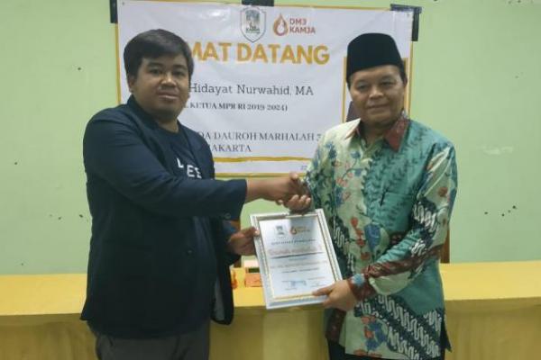 Di hadapan aktivis Kesatuan Mahasiswa Muslim Indonesia (KAMMI) yang datang dari berbagai daerah, Wakil Ketua MPR Dr. H.M. Hidayat Nur Wahid (HNW) menyampaikan keteladanan Nabi Muhammad saw.