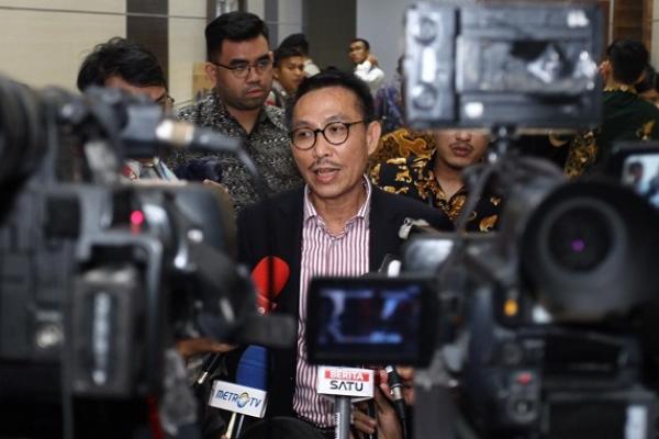 Komisi III DPR menyetujui tujuh orang calon anggota Komisi Yudisial (KY) yang diajukan Presiden Jokowi secara demokratis dan profesional.