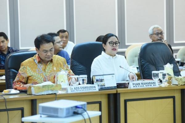 Ketua DPR RI Puan Maharani meminta Badan Anggaran dan Komisi XI mencermati penambahan utang luar negeri akibat melebarnya defisit APBN 2019.