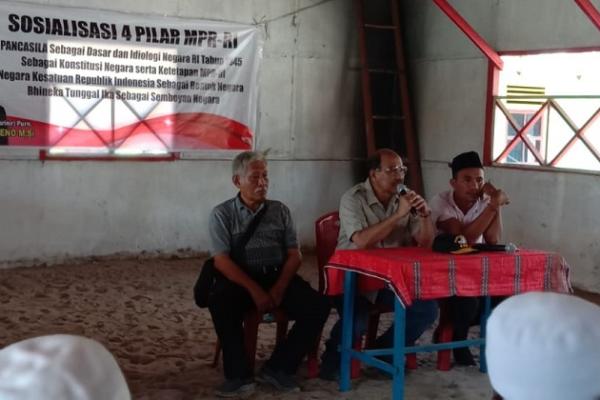 Wakil Ketua DPD RI Nono Sampono, menggelar Sosialisasi 4 Pilar Kebangsaan di Desa Kabauw, Pulau Haruku, Maluku Tengah.