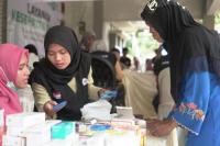 Medco Energi Gandeng IZI Berbagi Sembako dan Obat untuk Warga Bogor
