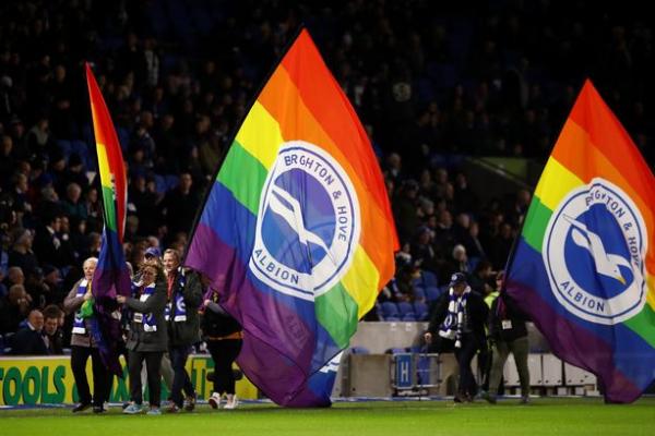 Wolves mengonfirmasi penangkapan dua pelaku homofobia di stadion, selama pertandingan Liga Premier melawan Brighton and Hove Albion