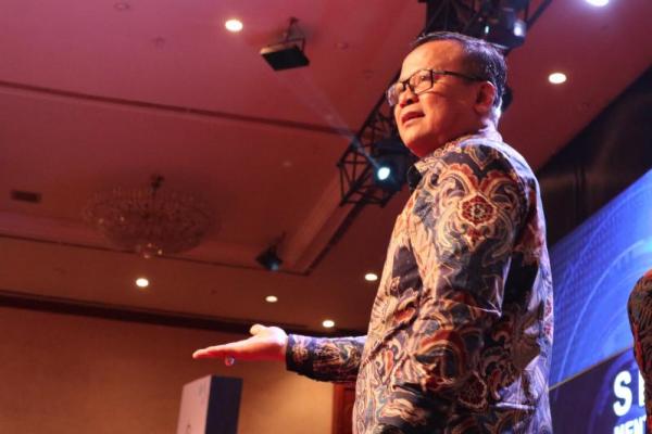 Menteri Kelautan dan Perikanan (KKP) Edhy Prabowo mengklarifikasi rencananya melakukan ekspor benih lobster, yang sudah dilarang oleh Menteri KKP sebelumnya, Susi Pudjiastuti.