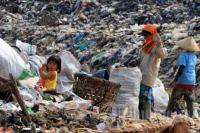 Wabah Corona dan Cukai Plastik Turunkan Omset Pemulung