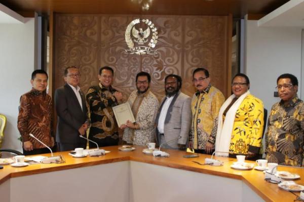 FOR PAPUA yang berisi anggota DPR RI dan DPD RI Daerah Pemilihan Papua dan Papua Barat, akan menguatkan posisi MPR RI sebagai Rumah Kebangsaan