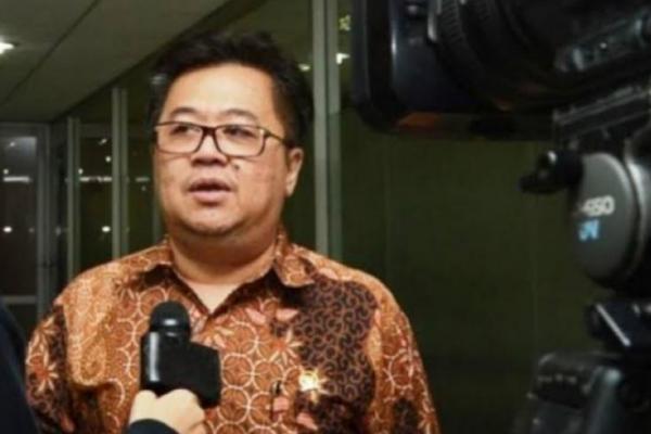Anggota Komisi VI DPR RI dari Fraksi PDI - Perjuangan, Darmadi Durianto menegaskan, pihaknya akan mendorong pembentukan panitia khusus (pansus) sebagai respon terhadap persoalan yang membelit Jiwasraya.