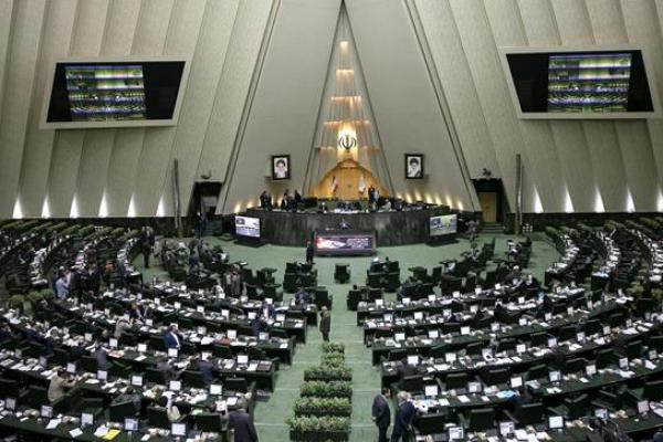 Mayoritas legislator Iran telah menetapkan persyaratan ketat untuk kembali ke pakta nuklir 2015, mengingar kesepakatan dengan kekuatan dunia di Wina tampaknya sudah dekat.