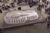Gunakan Ribuan Cangkir, Museum Mesir Buat Mozaik Topeng Raja Raksasa