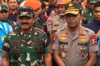 Kapolri dan Panglima TNI Tinjau Langsung Benhil dan Kembangan